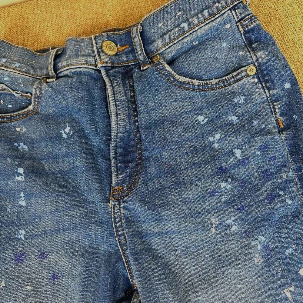 Express Womens Light Wash Paint Splatter Super High Rise Mom Jeans Denim Capri 2